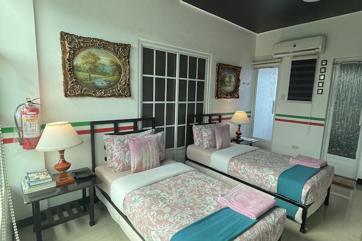 Room 3 of 17