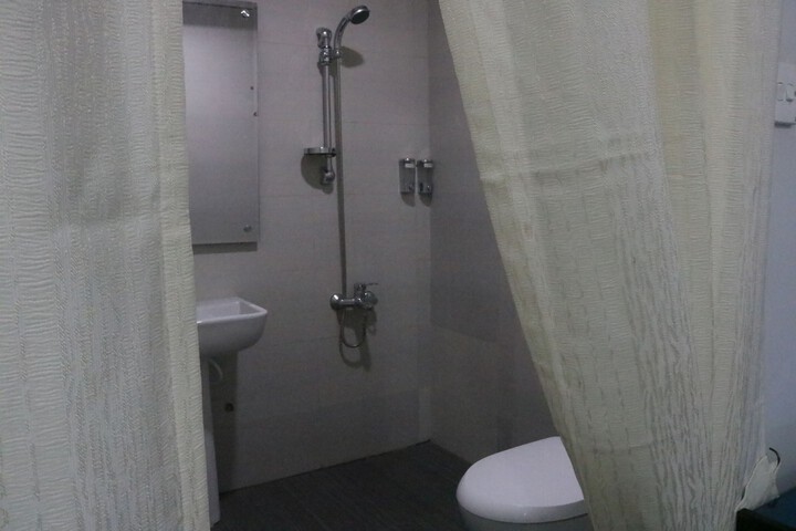 Room 13 of 38