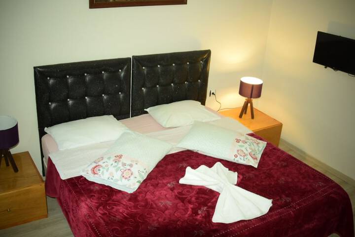 Room 22 of 185