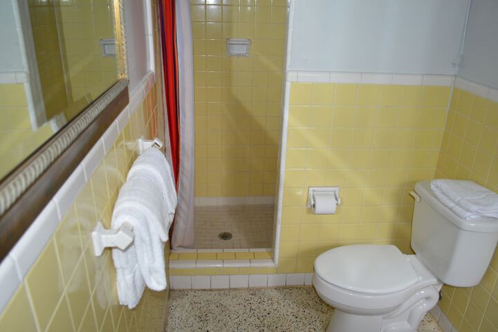 Room 17 of 25