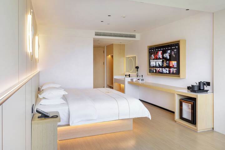 Room 63 of 158