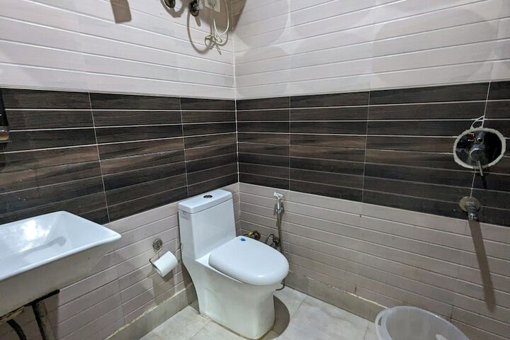 Room 9 of 10