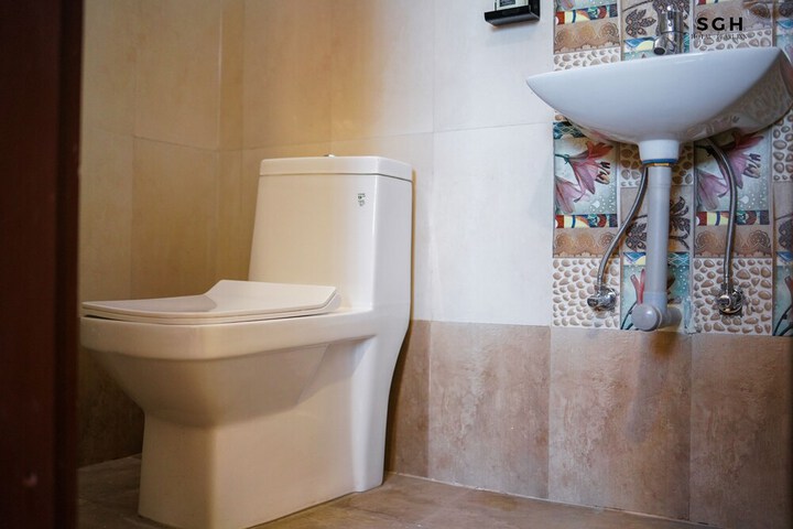 Room 3 of 6