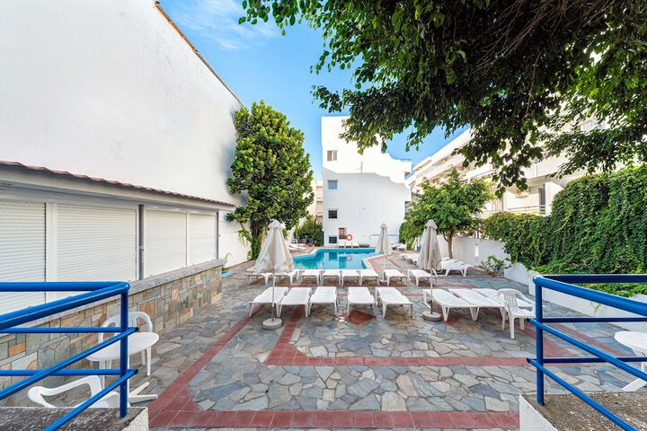 Pools & Facilities