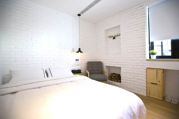 Room 73 of 114