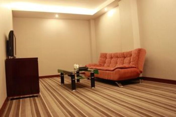 Room 30 of 47
