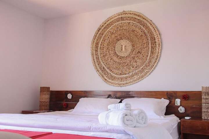 Room 6 of 15