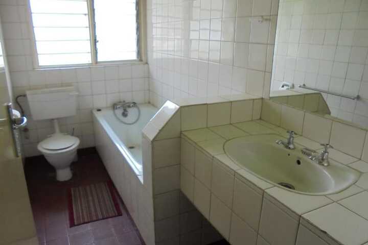 Room 7 of 16