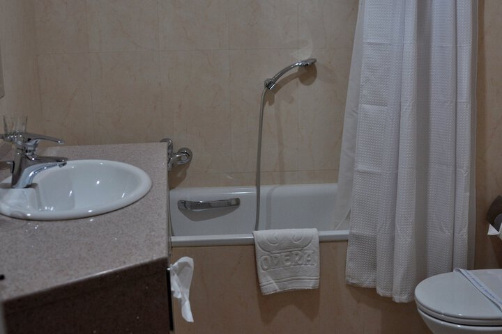 Room 52 of 101