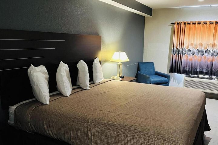 Room 6 of 20