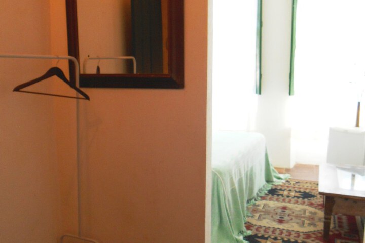 Room 9 of 112