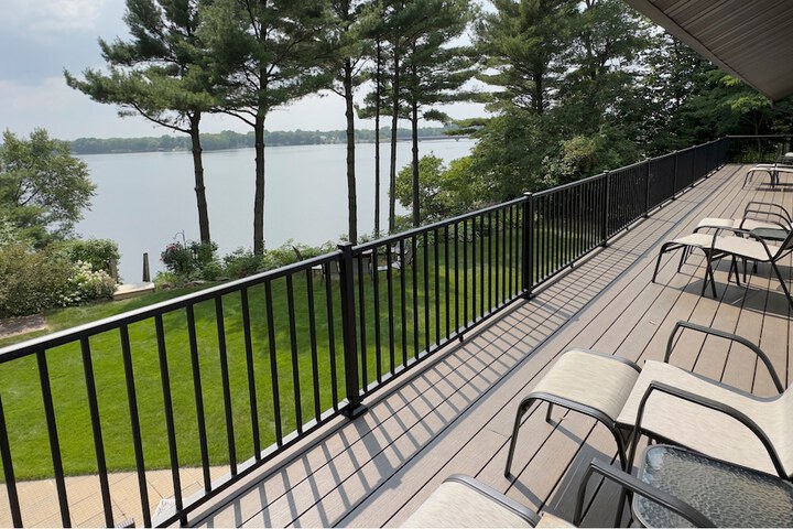 Sundeck 27 of 37
