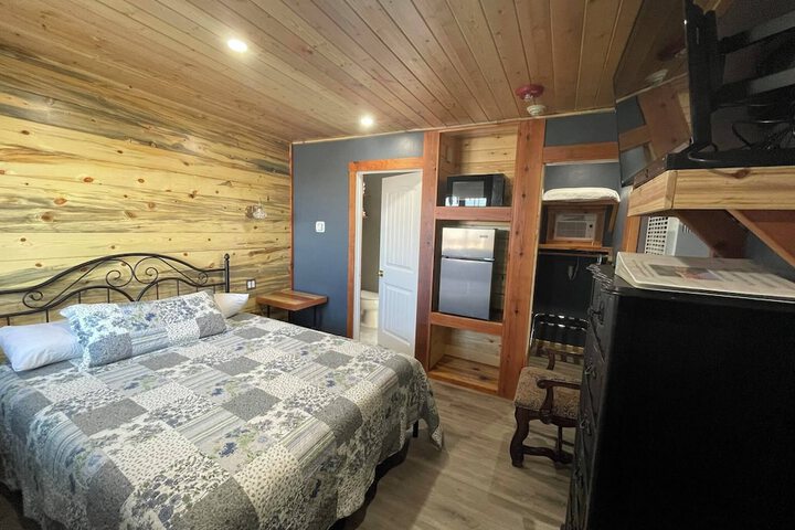 Classic Double Room 1 Queen Bed (2 of 33)