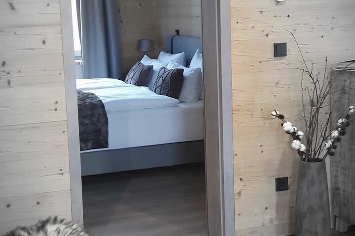 Room 7 of 131