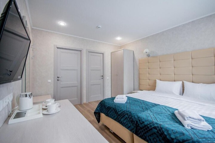 Room 15 of 48