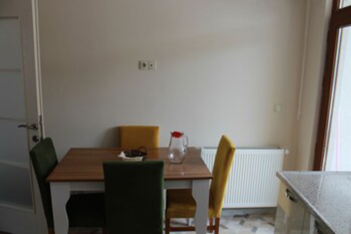 Room 10 of 30