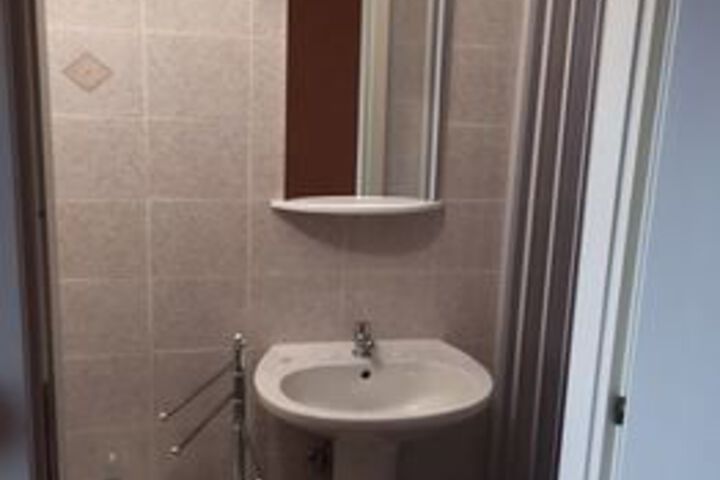 Room 15 of 48