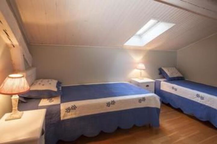 Room 10 of 13