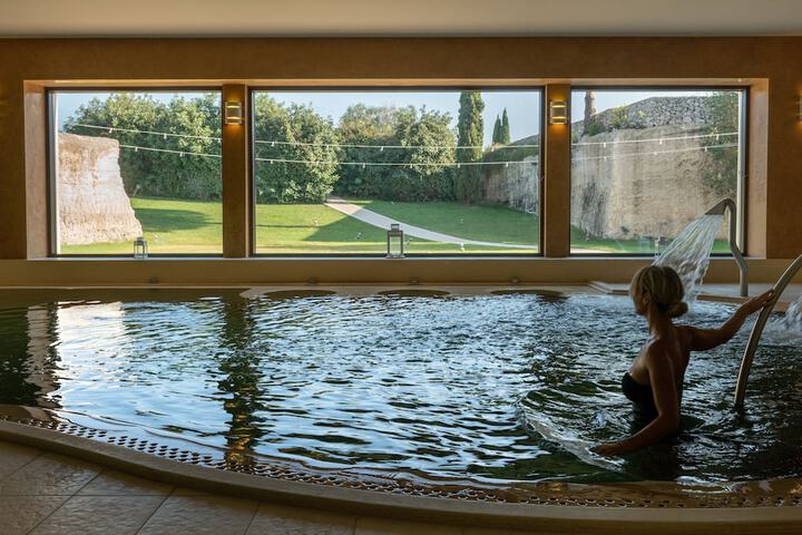 Spa 54 of 136