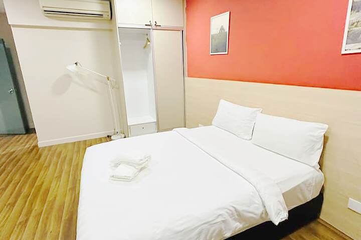 Room 16 of 41