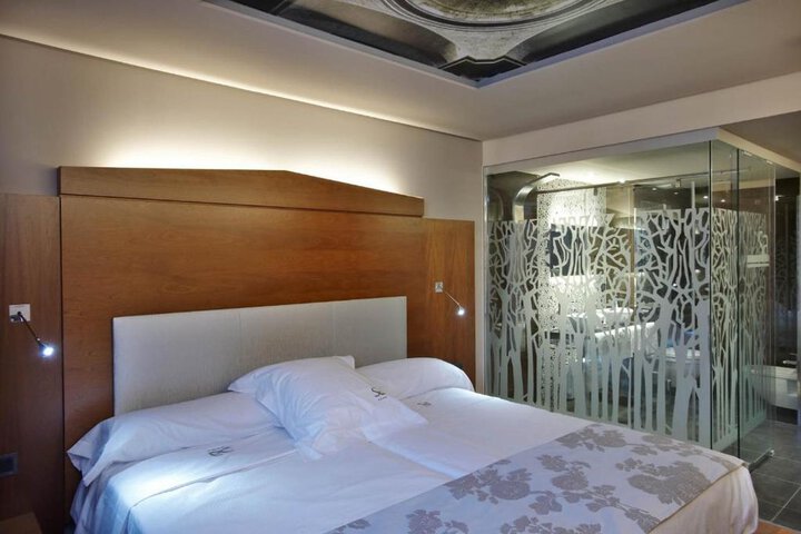 Room 30 of 81
