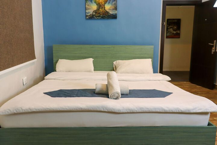 Room 15 of 114