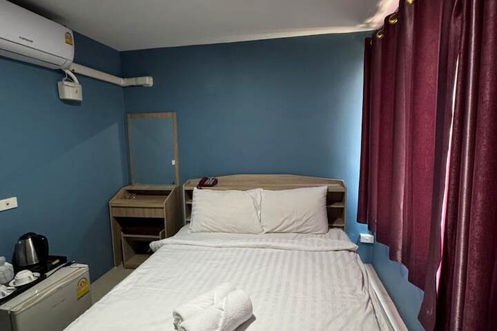Room 5 of 27