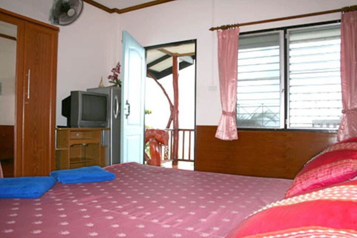 Room 8 of 24