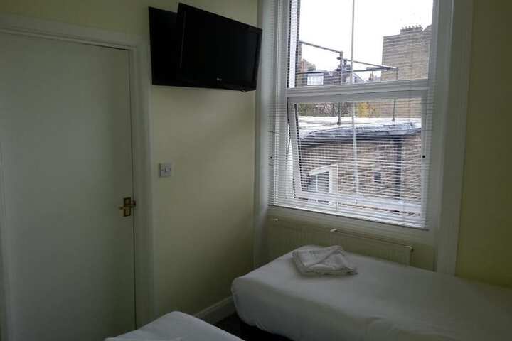 Room 40 of 113