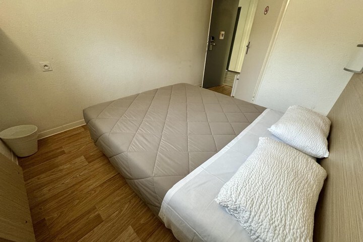 Room 16 of 30