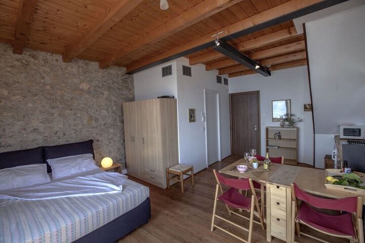 Room 35 of 158