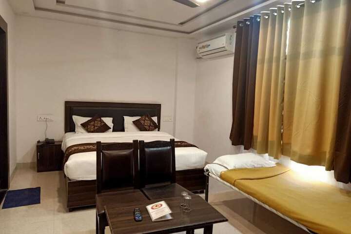 Room 14 of 37