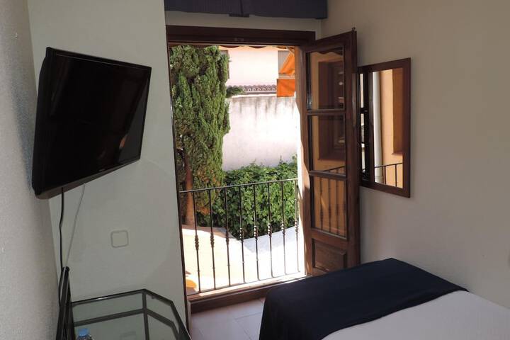 Room 11 of 42