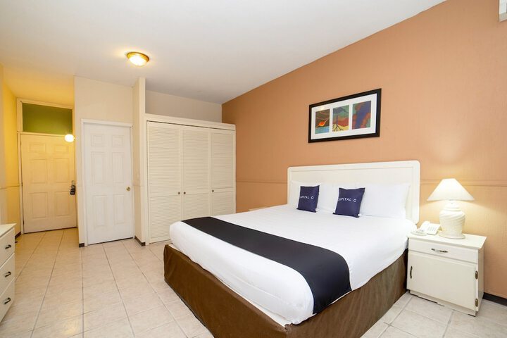 Room 4 of 40