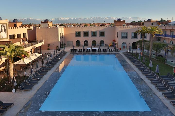 Hotel Pool