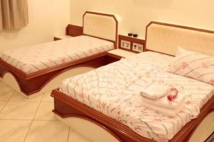 Room 12 of 46