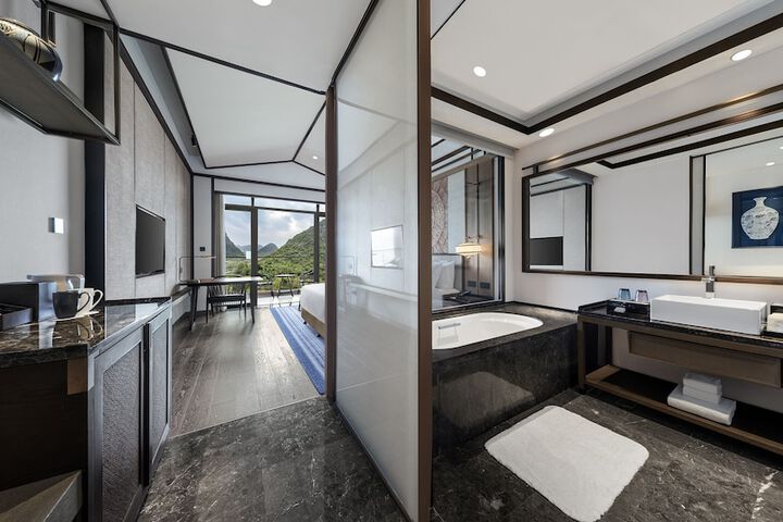Room 7 of 49