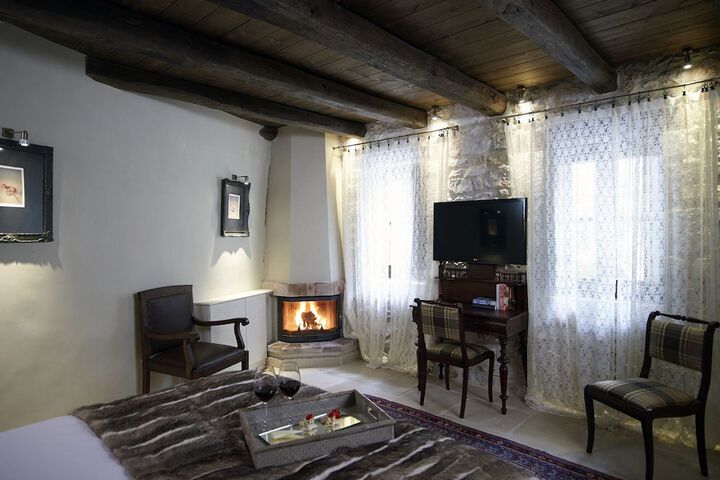 Room 49 of 90