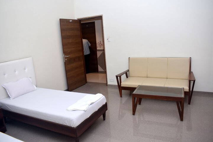 Room 14 of 36