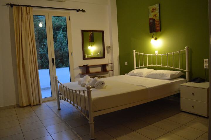 Room 2 of 56