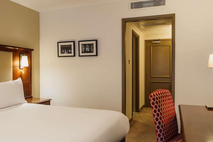 Room 28 of 123
