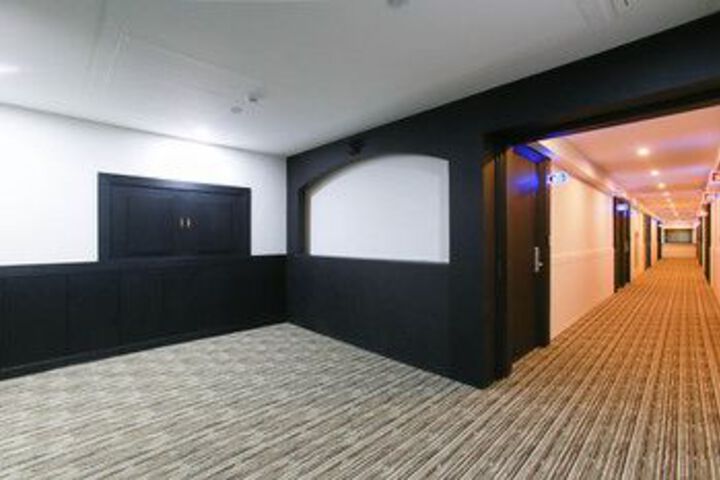 Ballroom/Hall 31 of 44