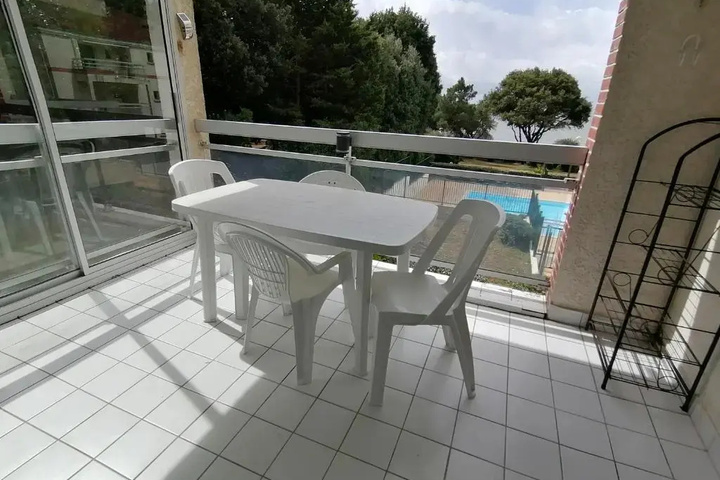 Terrace/Patio 4 of 12