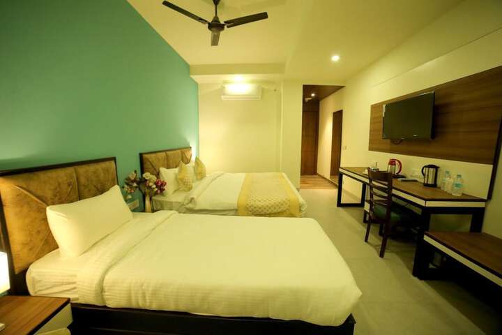 Room 9 of 40