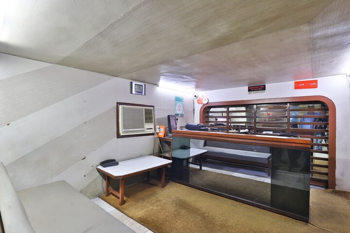 OYO 28667 HOTEL MOTI MAHAL