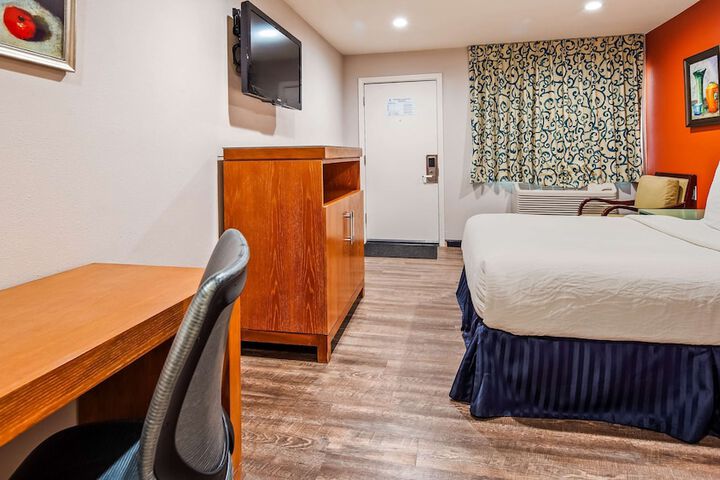 Room 34 of 50
