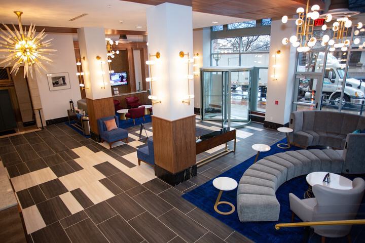 Lobby lounge