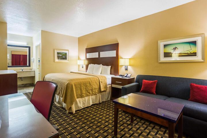 Basic King Bed (8 of 9)