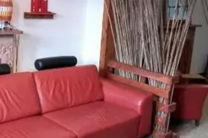Room 7 of 12