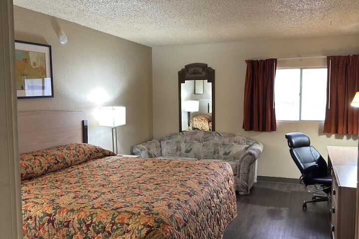Room 5 of 22